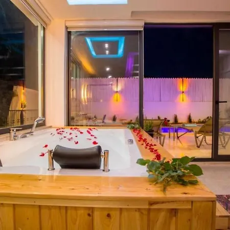 Ekru / Kalkan 4* Kaş